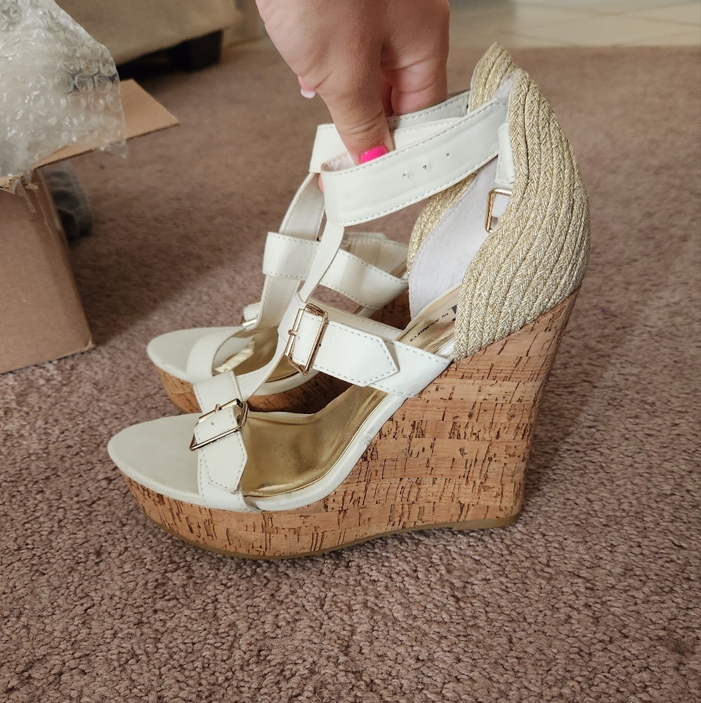 White wedges